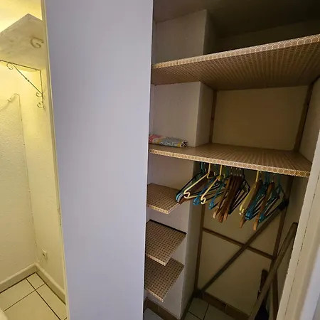 Avec Piscine 아그