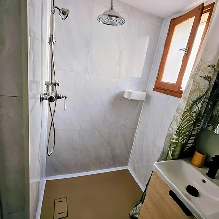 Avec Piscine 아파트 *
